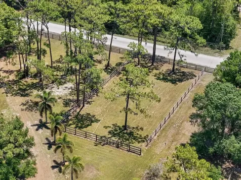13719 Seminole Trail Wimauma FL 33598