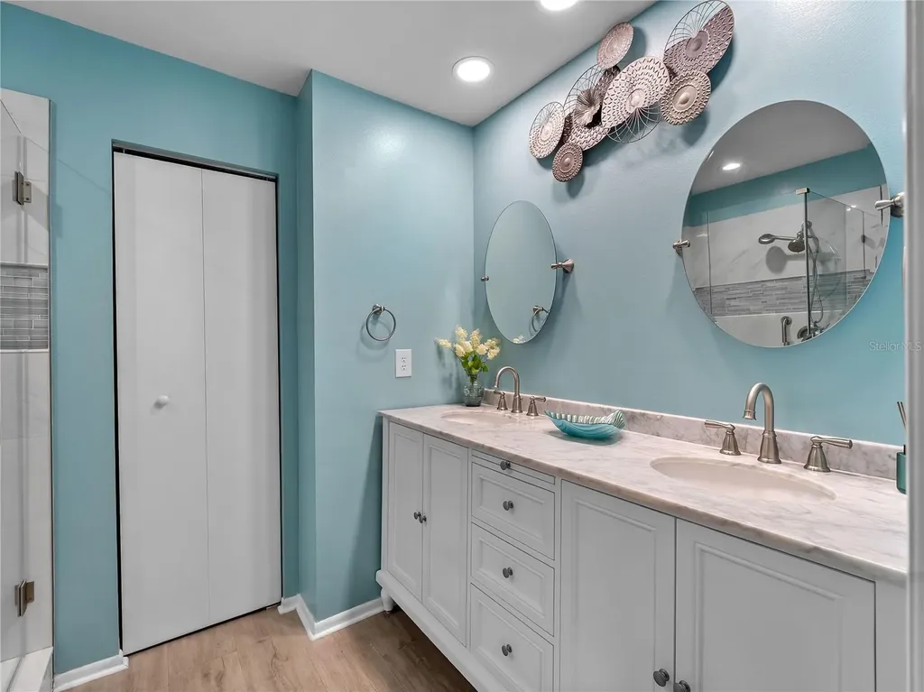 365 Oak Hill Way Sarasota FL 34232