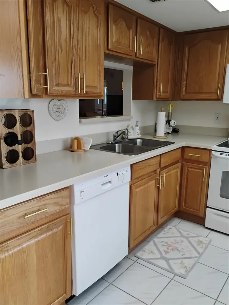 2465 Northside Drive Clearwater FL 33761