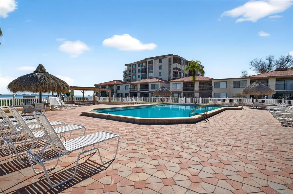 6218 Palma Del Mar Boulevard St Petersburg FL 33715