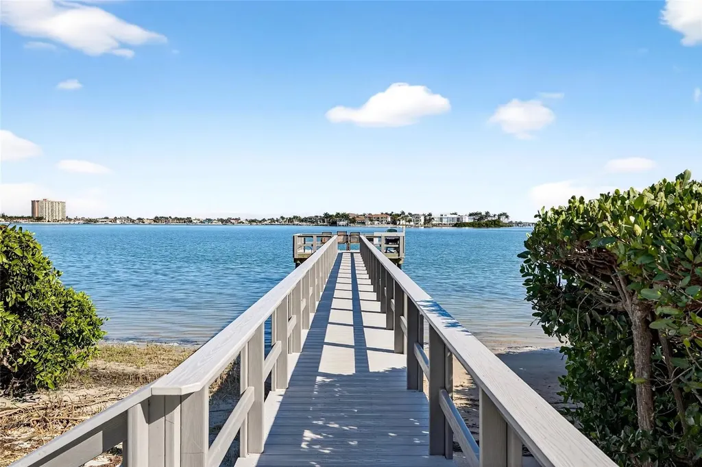 6218 Palma Del Mar Boulevard St Petersburg FL 33715