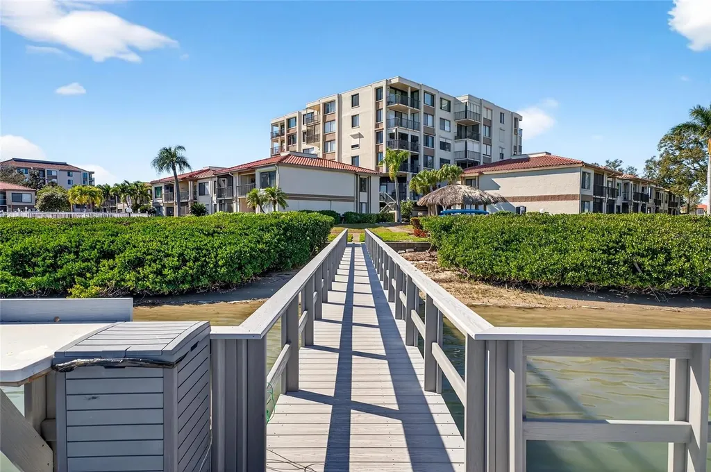 6218 Palma Del Mar Boulevard St Petersburg FL 33715