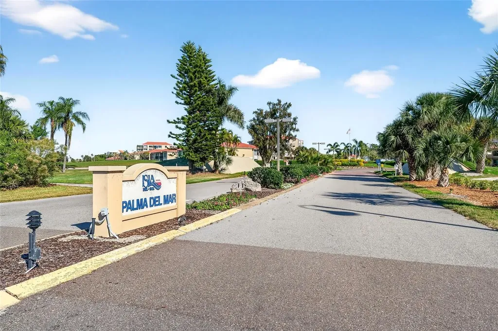 6218 Palma Del Mar Boulevard St Petersburg FL 33715
