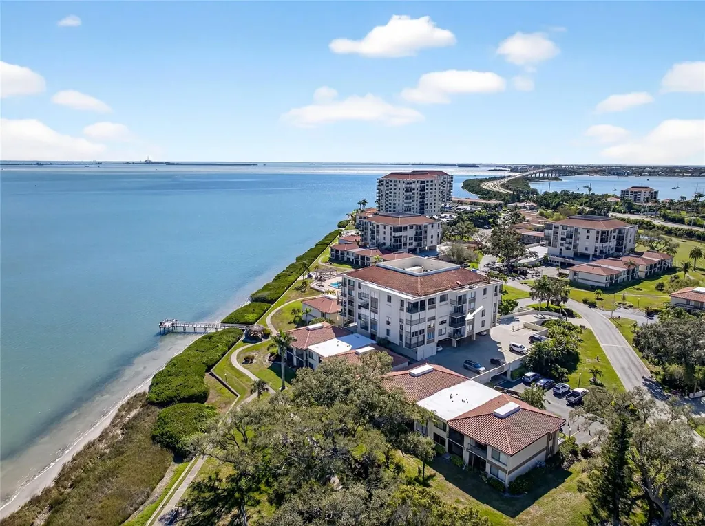 6218 Palma Del Mar Boulevard St Petersburg FL 33715