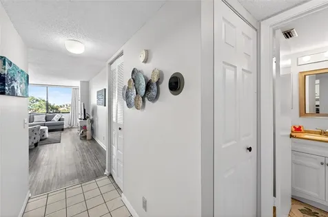 6218 Palma Del Mar Boulevard St Petersburg FL 33715