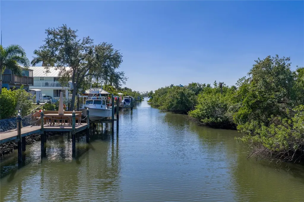 125 Burns Road Terra Ceia FL 34250