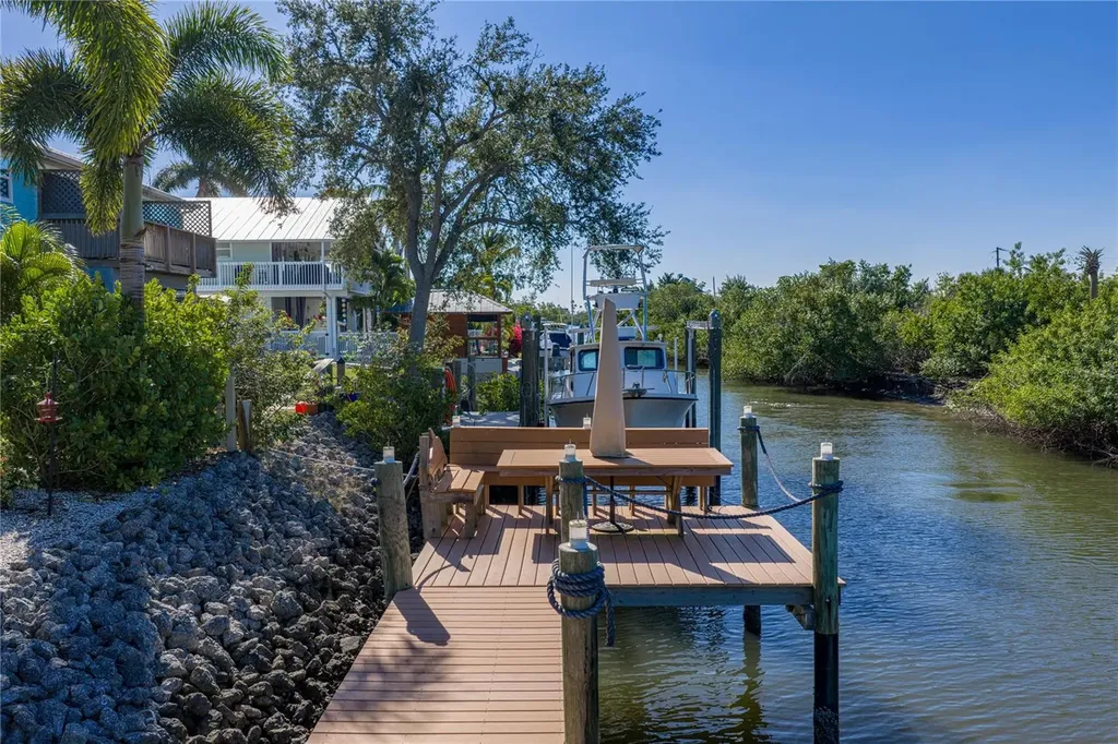 125 Burns Road Terra Ceia FL 34250
