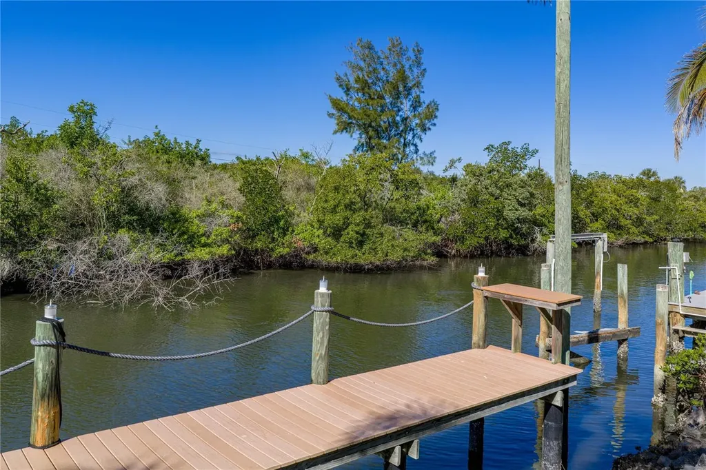 125 Burns Road Terra Ceia FL 34250