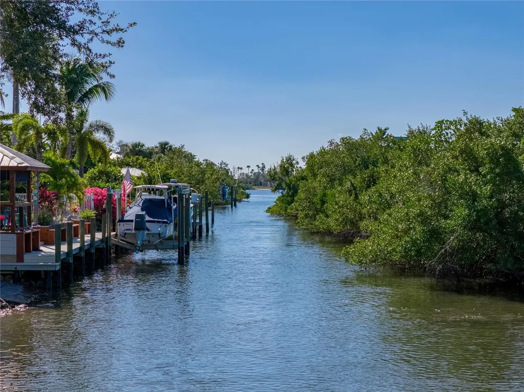 125 Burns Road Terra Ceia FL 34250