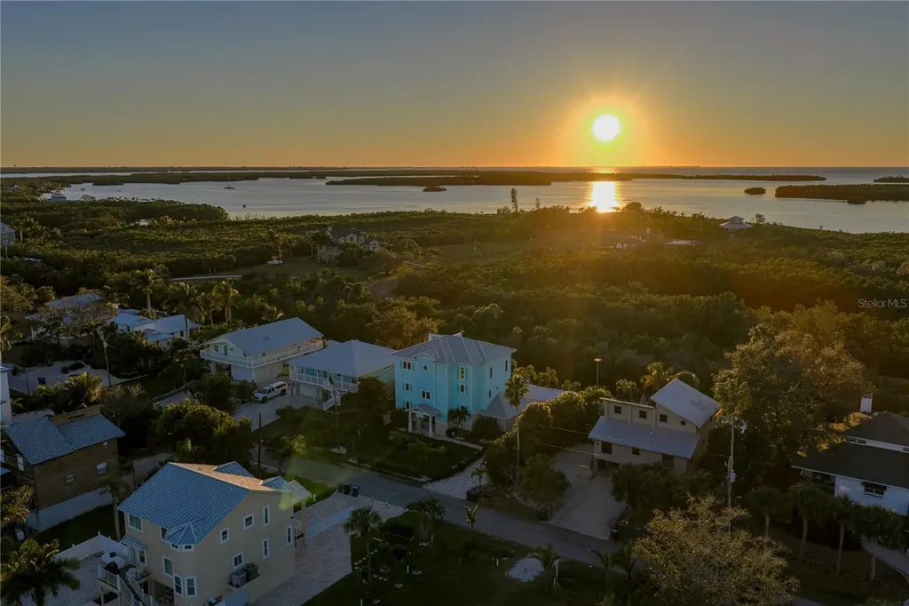 125 Burns Road Terra Ceia FL 34250