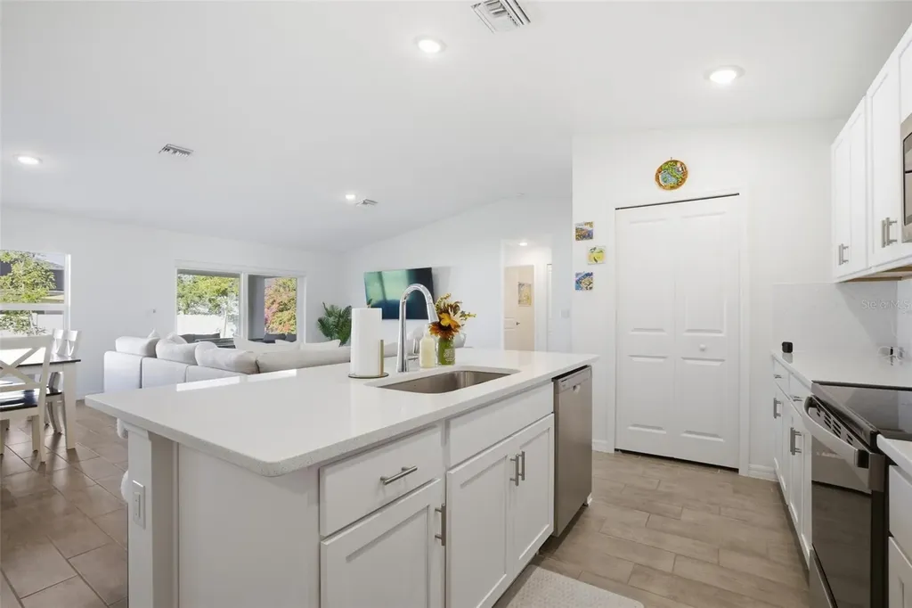 1910 NW 27th Place Cape Coral FL 33993