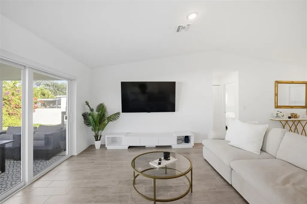 1910 NW 27th Place Cape Coral FL 33993