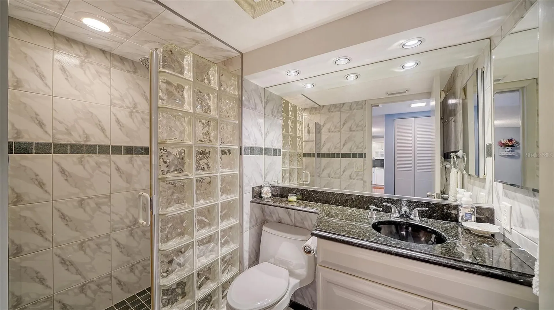 800 Benjamin Franklin Drive Sarasota FL 34236