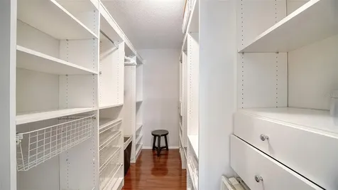 800 Benjamin Franklin Drive Sarasota FL 34236