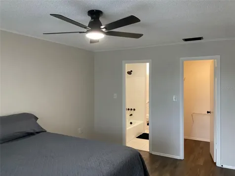 3774 Lake Bayshore Drive Bradenton FL 34205