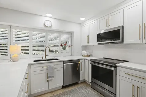 4706 Dundee Drive Bradenton FL 34210