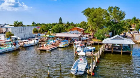 4706 Dundee Drive Bradenton FL 34210