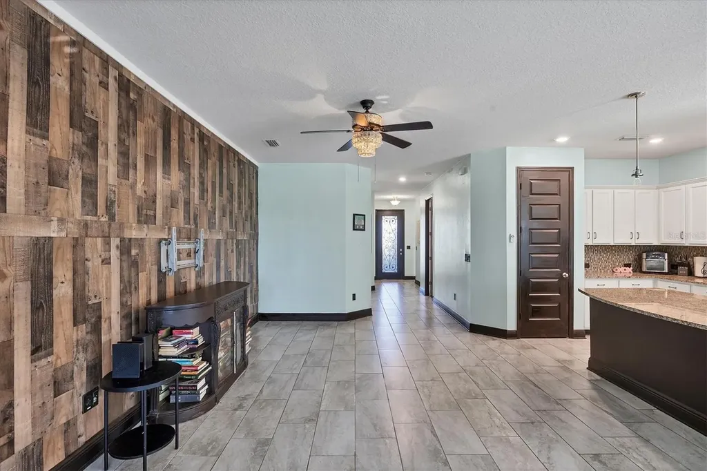 3914 Sunshine Pine Avenue Bradenton FL 34203