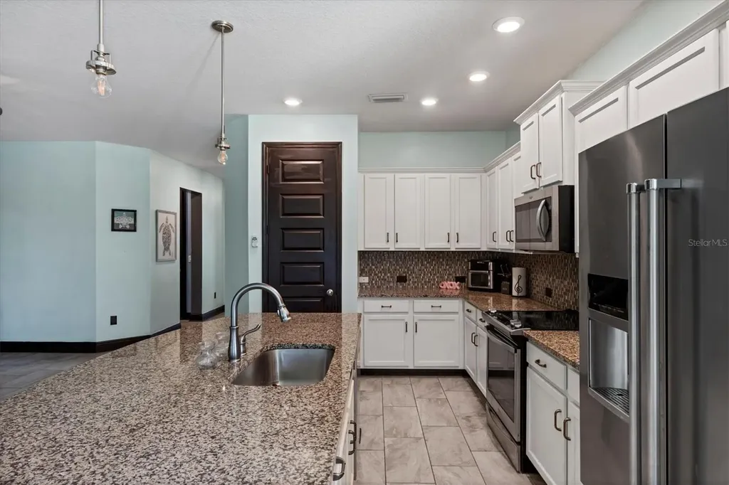 3914 Sunshine Pine Avenue Bradenton FL 34203