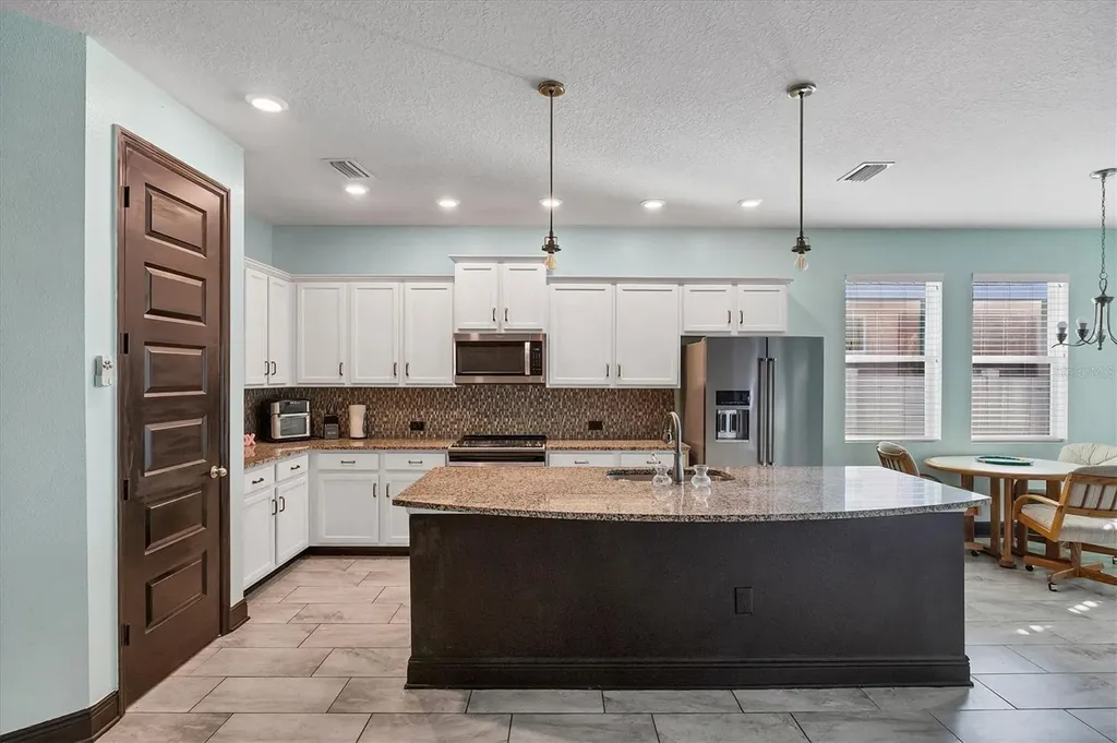 3914 Sunshine Pine Avenue Bradenton FL 34203