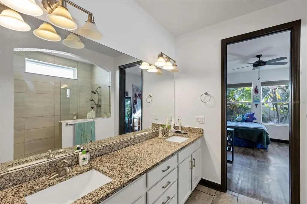 3914 Sunshine Pine Avenue Bradenton FL 34203