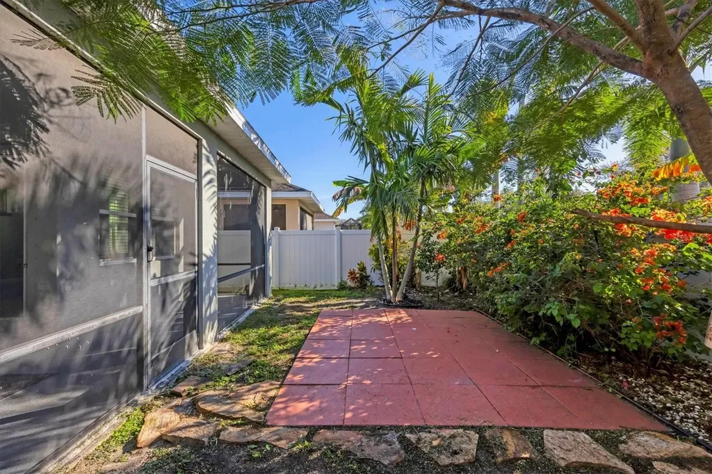 3914 Sunshine Pine Avenue Bradenton FL 34203