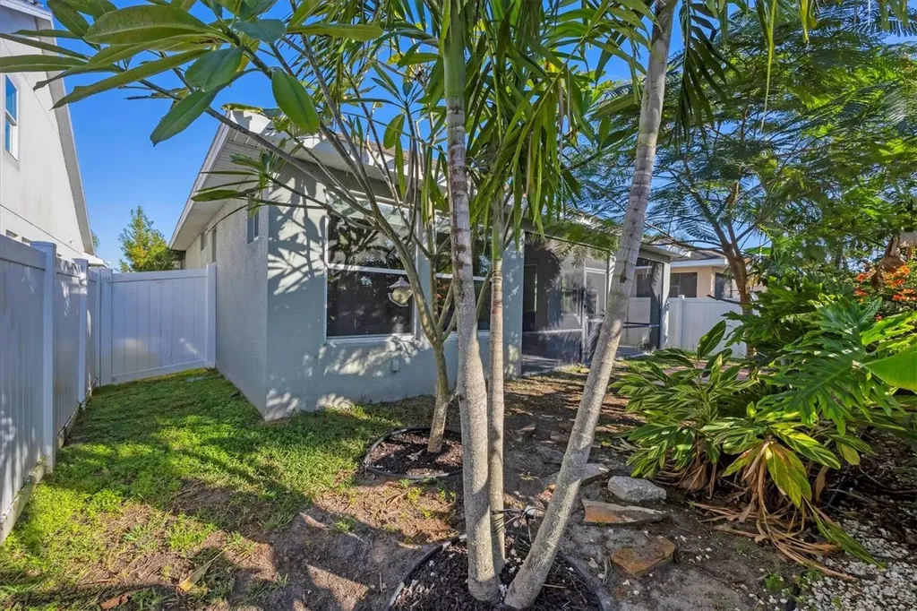 3914 Sunshine Pine Avenue Bradenton FL 34203