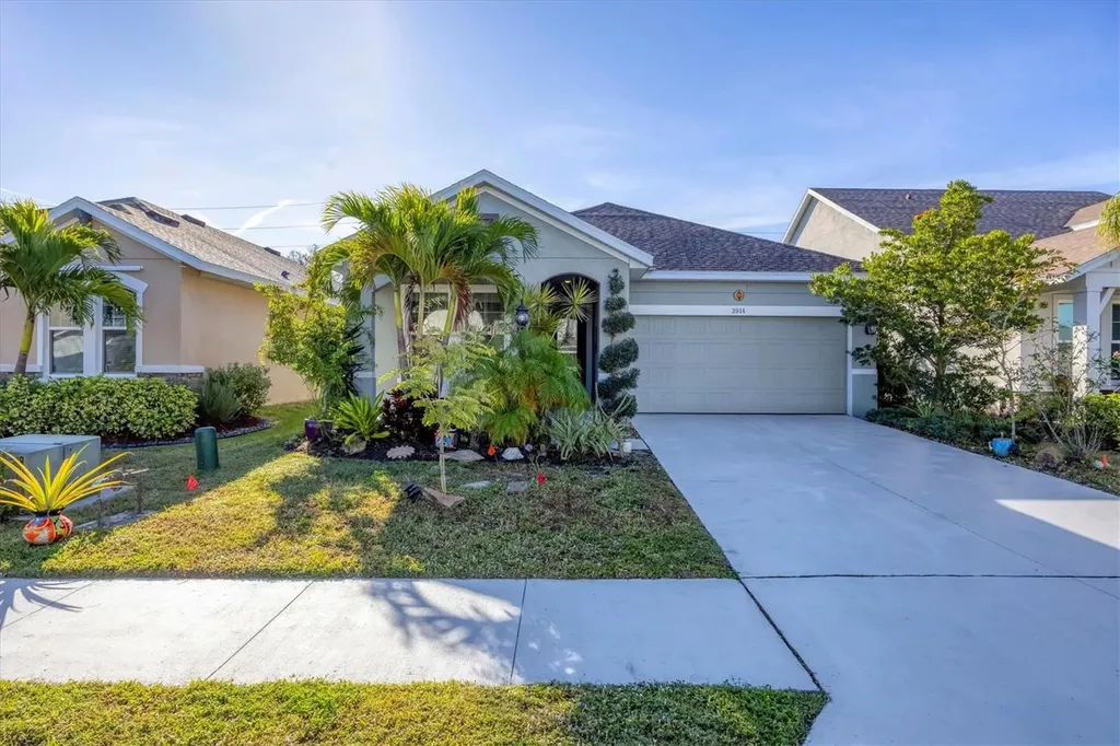 3914 Sunshine Pine Avenue Bradenton FL 34203