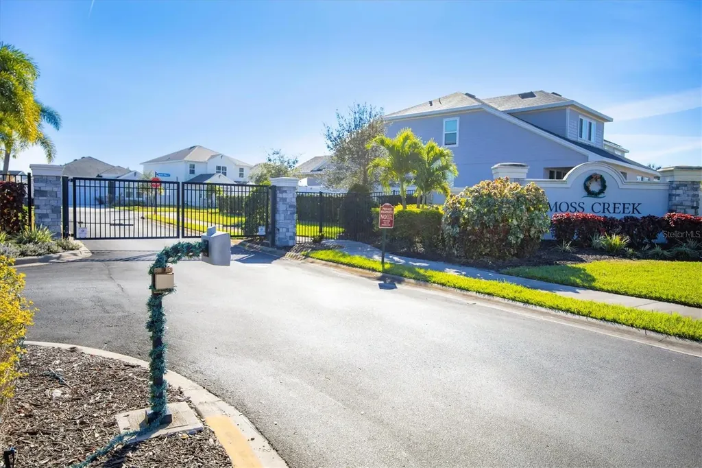 3914 Sunshine Pine Avenue Bradenton FL 34203