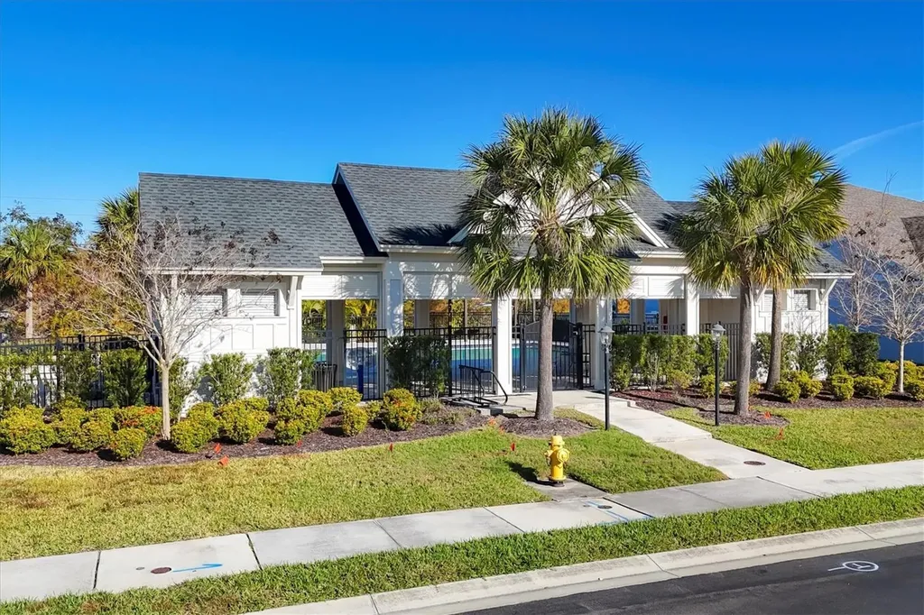 3914 Sunshine Pine Avenue Bradenton FL 34203