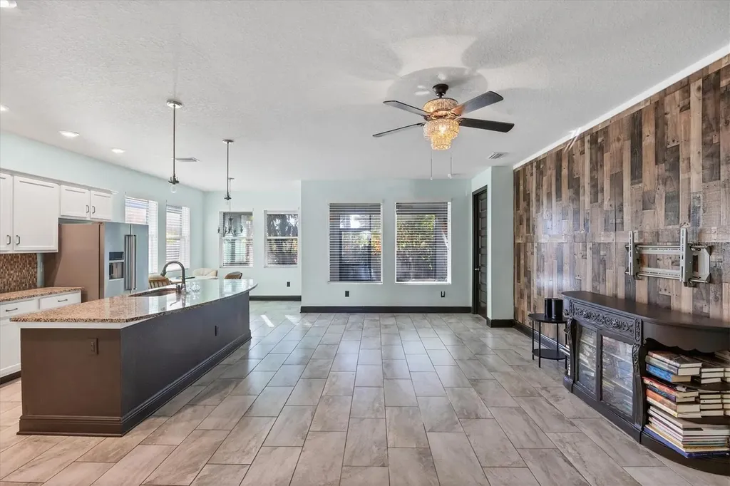 3914 Sunshine Pine Avenue Bradenton FL 34203