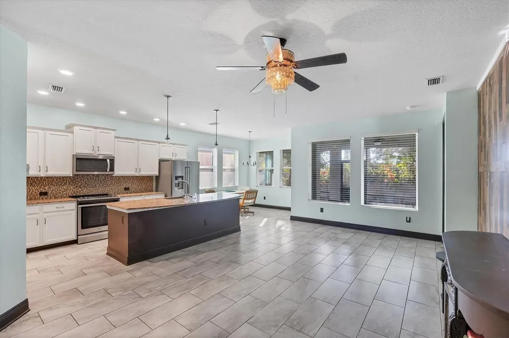 3914 Sunshine Pine Avenue Bradenton FL 34203