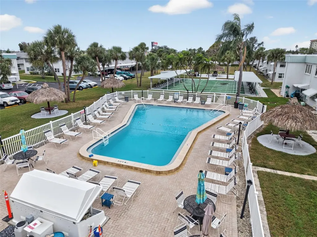 5267 81st Street N St Petersburg FL 33709