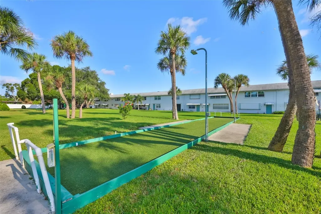 5267 81st Street N St Petersburg FL 33709