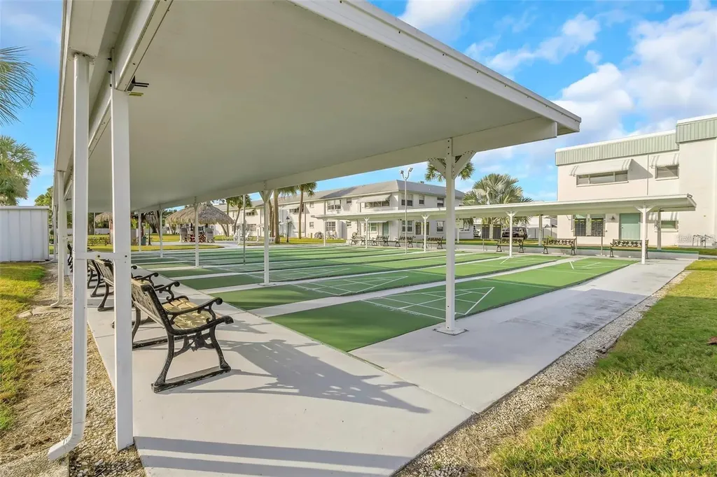 5267 81st Street N St Petersburg FL 33709