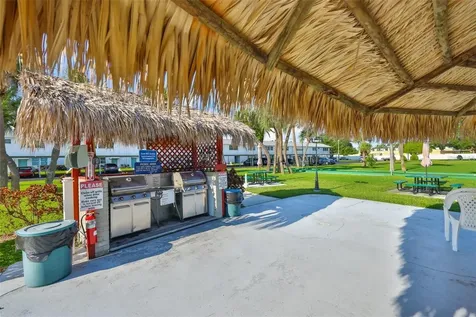 5267 81st Street N St Petersburg FL 33709