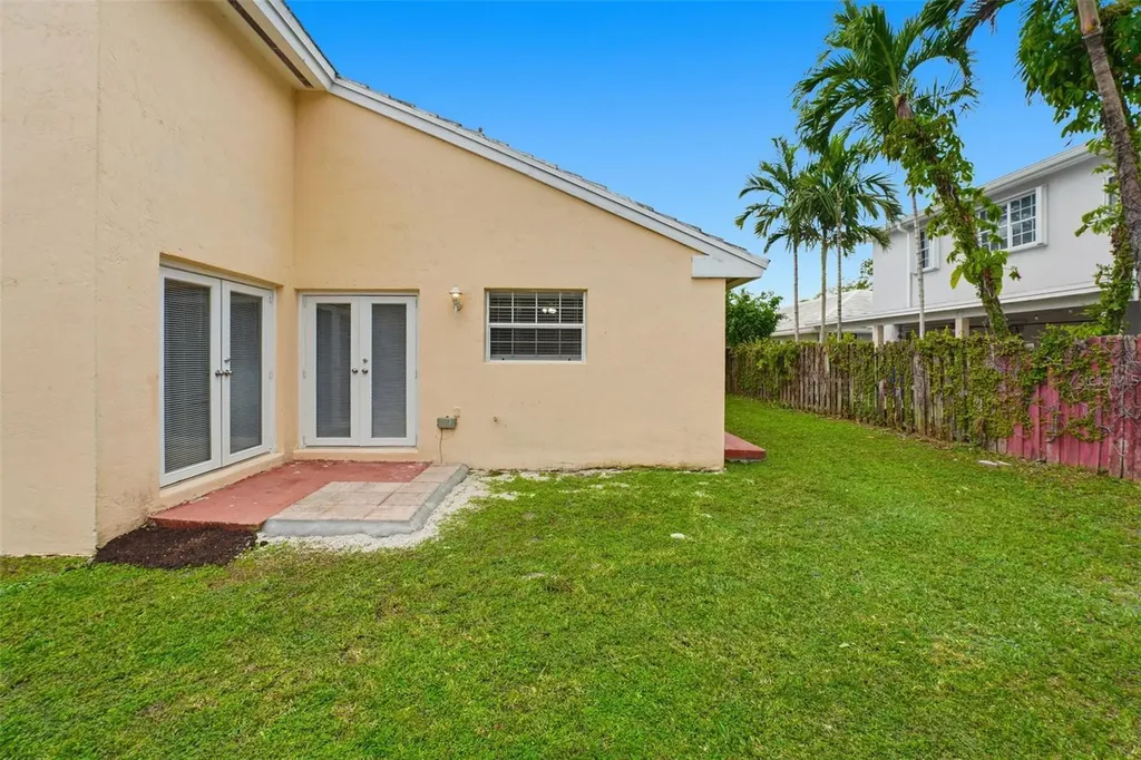 11242 SW 64th Miami FL 33173
