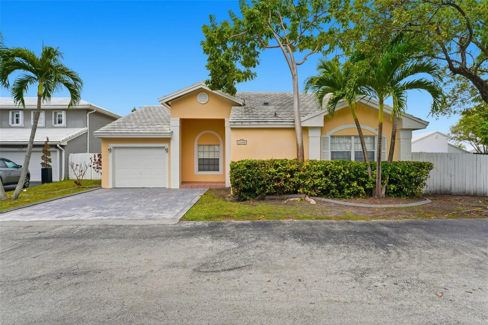 11242 SW 64th Miami FL 33173