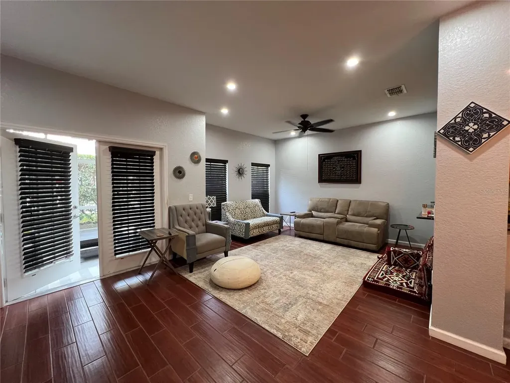 8210 Down Royal Road Tampa FL 33610