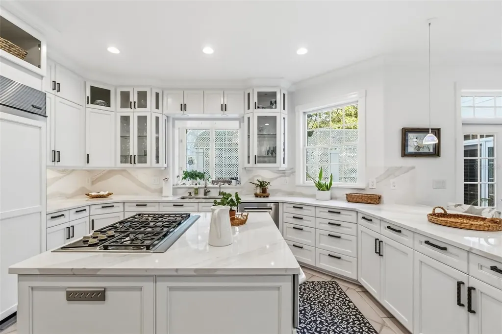 5382 Sandhamn Place Longboat Key FL 34228