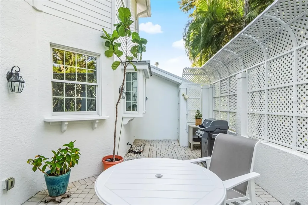 5382 Sandhamn Place Longboat Key FL 34228