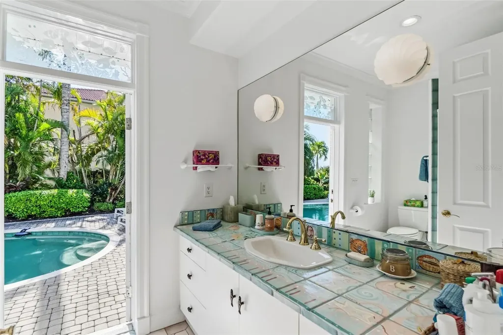 5382 Sandhamn Place Longboat Key FL 34228