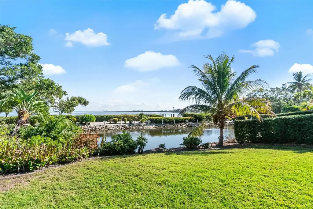 5382 Sandhamn Place Longboat Key FL 34228