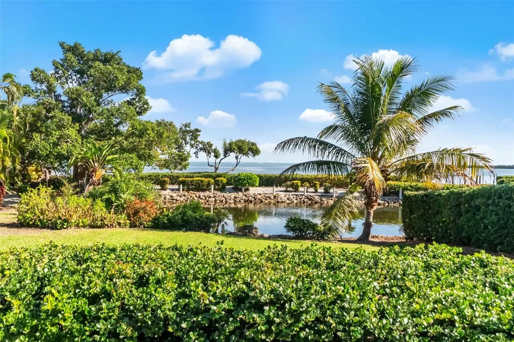 5382 Sandhamn Place Longboat Key FL 34228