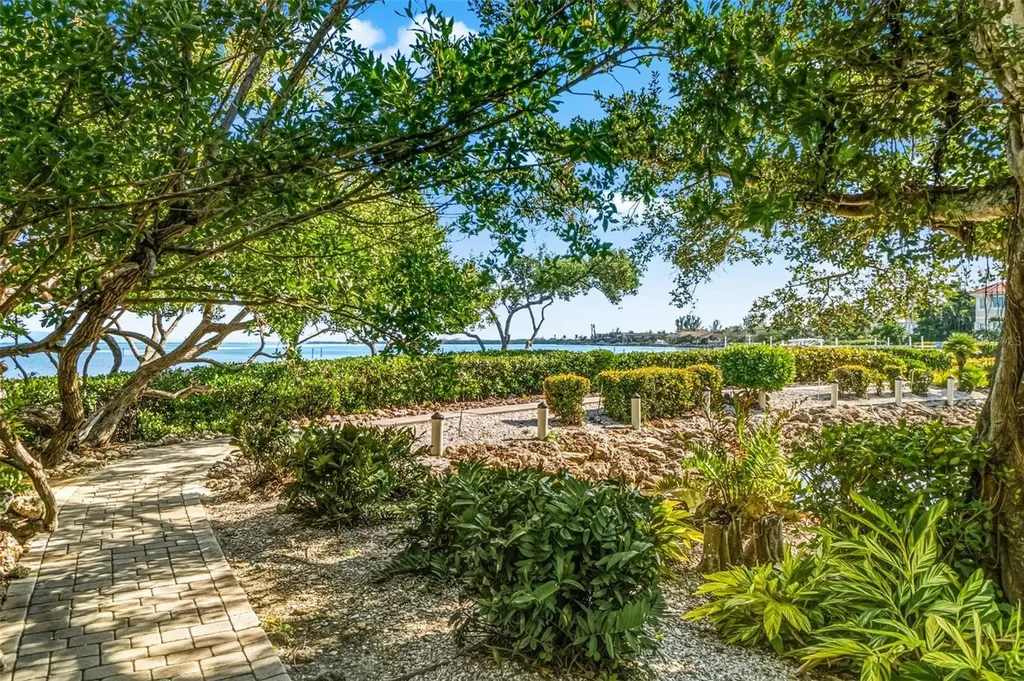 5382 Sandhamn Place Longboat Key FL 34228