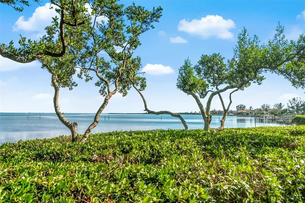 5382 Sandhamn Place Longboat Key FL 34228