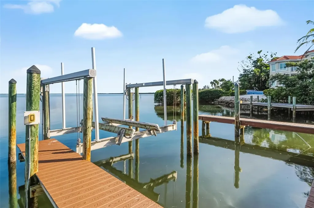 5382 Sandhamn Place Longboat Key FL 34228