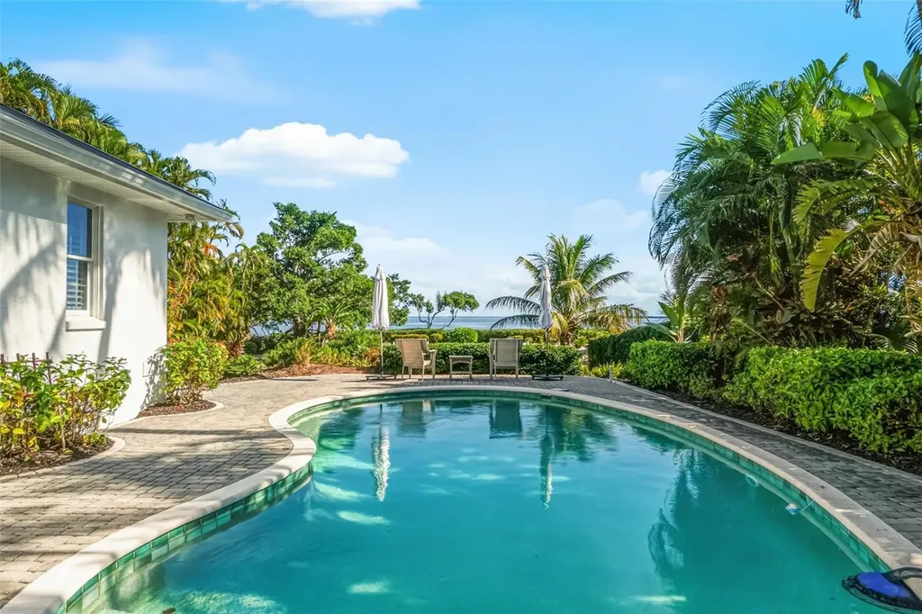 5382 Sandhamn Place Longboat Key FL 34228