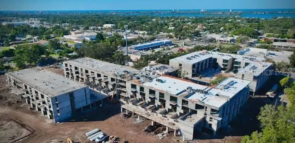 2170 Robinhood Street Sarasota FL 34231