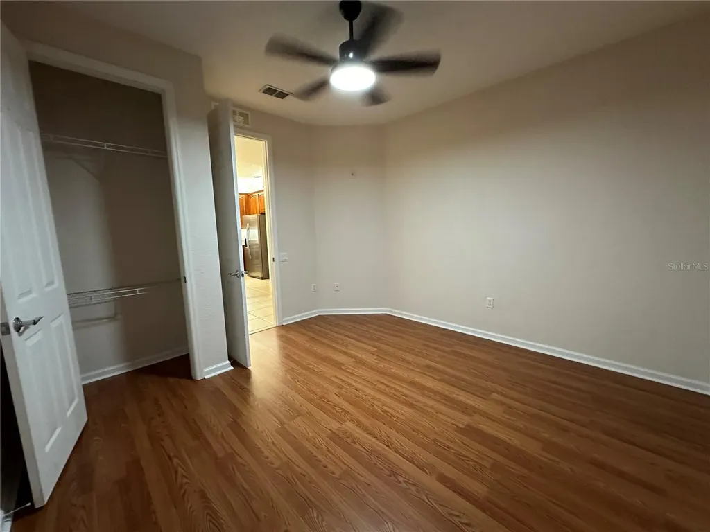 5049 Shoreway Loop Orlando FL 32819